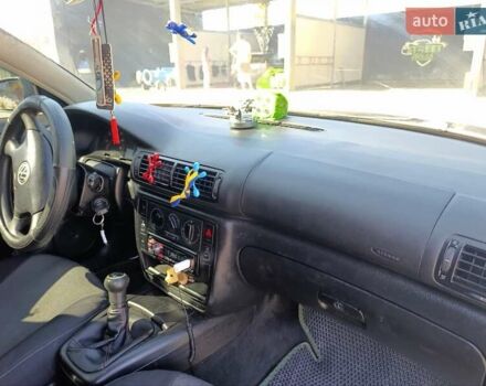 Серый Фольксваген Пассат, объемом двигателя 1.6 л и пробегом 241 тыс. км за 4200 $, фото 6 на Automoto.ua