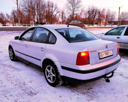 Серый Фольксваген Пассат, объемом двигателя 1.8 л и пробегом 300 тыс. км за 3000 $, фото 1 на Automoto.ua