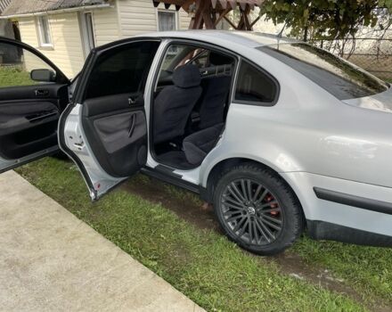 Серый Фольксваген Пассат, объемом двигателя 1.8 л и пробегом 333 тыс. км за 3600 $, фото 6 на Automoto.ua