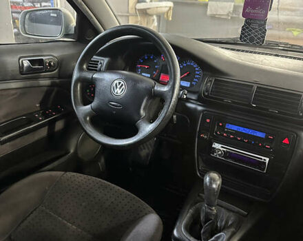 Серый Фольксваген Пассат, объемом двигателя 1.8 л и пробегом 298 тыс. км за 3400 $, фото 12 на Automoto.ua