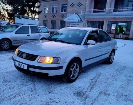 Серый Фольксваген Пассат, объемом двигателя 1.8 л и пробегом 300 тыс. км за 3000 $, фото 4 на Automoto.ua