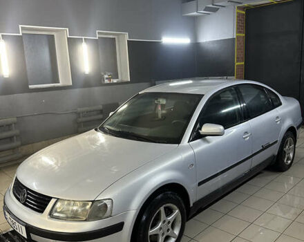 Серый Фольксваген Пассат, объемом двигателя 1.8 л и пробегом 298 тыс. км за 3400 $, фото 9 на Automoto.ua