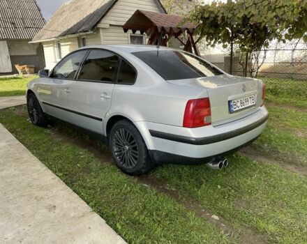 Серый Фольксваген Пассат, объемом двигателя 1.8 л и пробегом 333 тыс. км за 3600 $, фото 3 на Automoto.ua