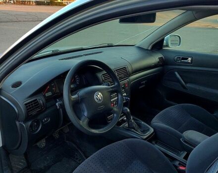 Серый Фольксваген Пассат, объемом двигателя 1.8 л и пробегом 300 тыс. км за 3000 $, фото 6 на Automoto.ua