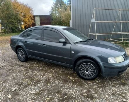 Серый Фольксваген Пассат, объемом двигателя 1.9 л и пробегом 325 тыс. км за 2800 $, фото 4 на Automoto.ua