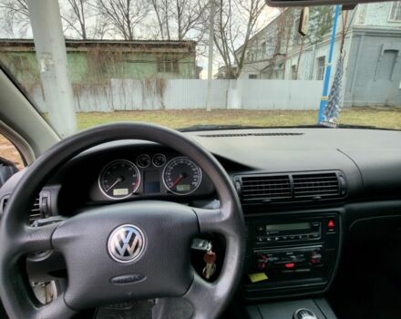 Сірий Фольксваген Пассат, об'ємом двигуна 1.8 л та пробігом 275 тис. км за 4100 $, фото 3 на Automoto.ua