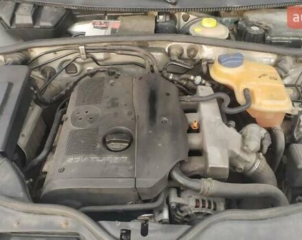 Серый Фольксваген Пассат, объемом двигателя 1.8 л и пробегом 250 тыс. км за 4950 $, фото 1 на Automoto.ua