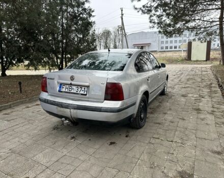 Серый Фольксваген Пассат, объемом двигателя 1.8 л и пробегом 250 тыс. км за 950 $, фото 2 на Automoto.ua
