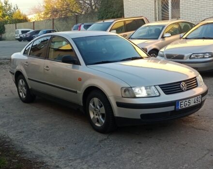 Серый Фольксваген Пассат, объемом двигателя 2 л и пробегом 300 тыс. км за 1900 $, фото 1 на Automoto.ua