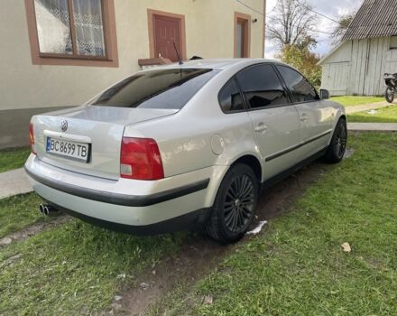 Серый Фольксваген Пассат, объемом двигателя 1.8 л и пробегом 333 тыс. км за 3600 $, фото 2 на Automoto.ua