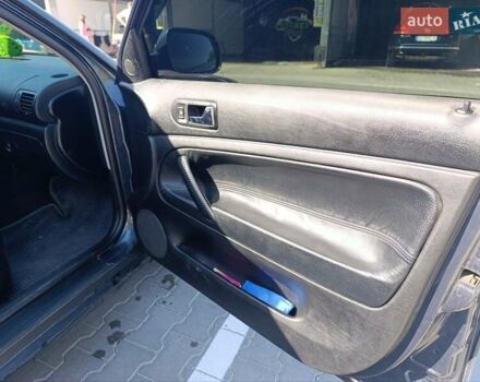 Серый Фольксваген Пассат, объемом двигателя 1.6 л и пробегом 241 тыс. км за 4200 $, фото 4 на Automoto.ua