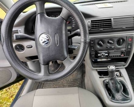 Сірий Фольксваген Пассат, об'ємом двигуна 1.6 л та пробігом 289 тис. км за 4300 $, фото 6 на Automoto.ua