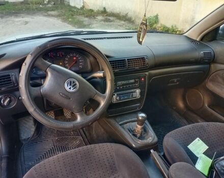 Серый Фольксваген Пассат, объемом двигателя 2 л и пробегом 300 тыс. км за 1900 $, фото 3 на Automoto.ua