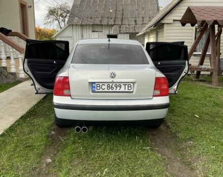 Серый Фольксваген Пассат, объемом двигателя 1.8 л и пробегом 333 тыс. км за 3600 $, фото 4 на Automoto.ua