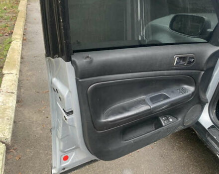 Серый Фольксваген Пассат, объемом двигателя 1.9 л и пробегом 300 тыс. км за 4000 $, фото 8 на Automoto.ua