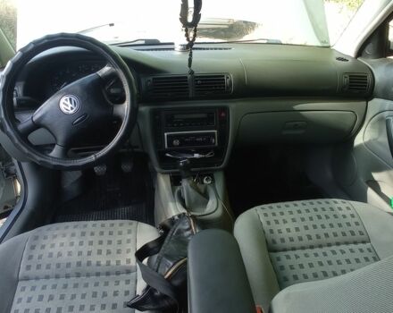 Серый Фольксваген Пассат, объемом двигателя 1.6 л и пробегом 175 тыс. км за 5000 $, фото 6 на Automoto.ua