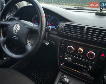 Сірий Фольксваген Пассат, об'ємом двигуна 1.6 л та пробігом 430 тис. км за 2950 $, фото 9 на Automoto.ua