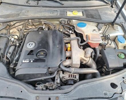 Серый Фольксваген Пассат, объемом двигателя 1.8 л и пробегом 230 тыс. км за 3800 $, фото 2 на Automoto.ua