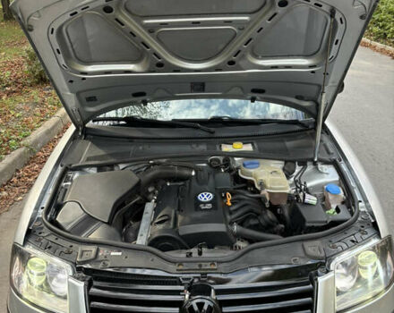 Серый Фольксваген Пассат, объемом двигателя 1.6 л и пробегом 246 тыс. км за 4600 $, фото 7 на Automoto.ua