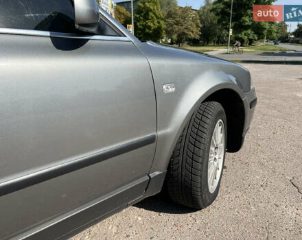 Серый Фольксваген Пассат, объемом двигателя 1.6 л и пробегом 249 тыс. км за 4400 $, фото 2 на Automoto.ua