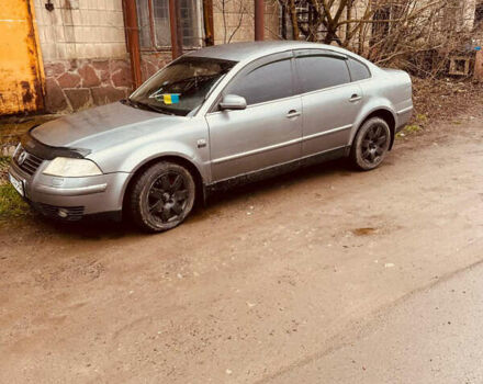 Серый Фольксваген Пассат, объемом двигателя 2.5 л и пробегом 300 тыс. км за 3800 $, фото 1 на Automoto.ua