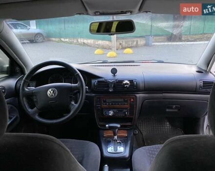 Серый Фольксваген Пассат, объемом двигателя 1.78 л и пробегом 362 тыс. км за 4400 $, фото 2 на Automoto.ua
