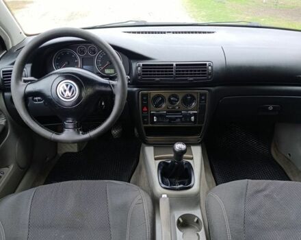 Серый Фольксваген Пассат, объемом двигателя 2 л и пробегом 400 тыс. км за 3700 $, фото 4 на Automoto.ua