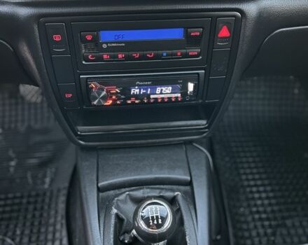 Серый Фольксваген Пассат, объемом двигателя 1.6 л и пробегом 230 тыс. км за 2150 $, фото 12 на Automoto.ua