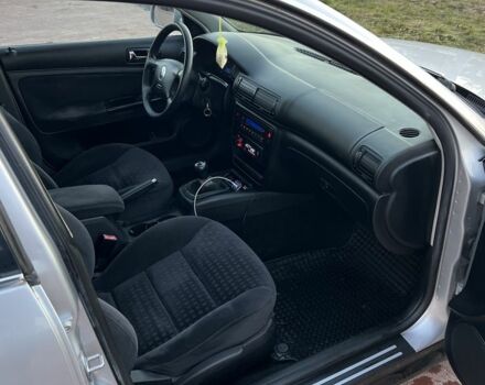 Серый Фольксваген Пассат, объемом двигателя 1.6 л и пробегом 230 тыс. км за 2150 $, фото 8 на Automoto.ua