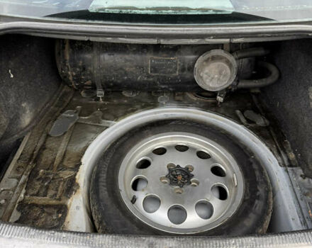 Серый Фольксваген Пассат, объемом двигателя 1.8 л и пробегом 440 тыс. км за 3199 $, фото 43 на Automoto.ua