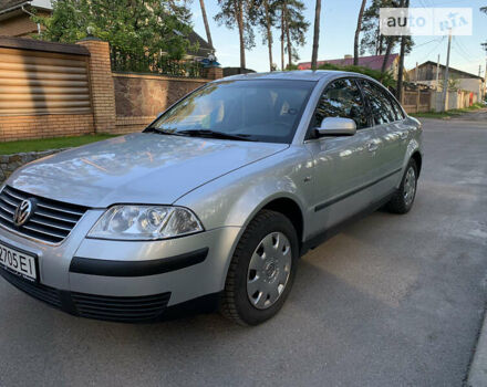 Серый Фольксваген Пассат, объемом двигателя 1.6 л и пробегом 233 тыс. км за 5399 $, фото 1 на Automoto.ua