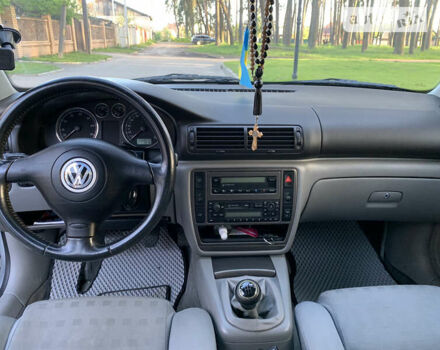 Серый Фольксваген Пассат, объемом двигателя 1.6 л и пробегом 233 тыс. км за 5399 $, фото 12 на Automoto.ua