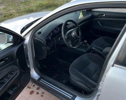 Серый Фольксваген Пассат, объемом двигателя 1.6 л и пробегом 230 тыс. км за 2150 $, фото 9 на Automoto.ua