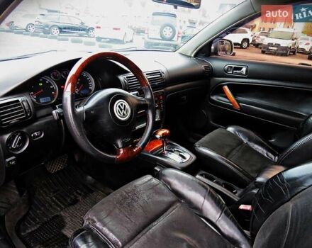 Серый Фольксваген Пассат, объемом двигателя 2.77 л и пробегом 301 тыс. км за 3500 $, фото 4 на Automoto.ua