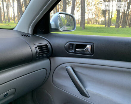 Серый Фольксваген Пассат, объемом двигателя 1.6 л и пробегом 233 тыс. км за 5399 $, фото 19 на Automoto.ua