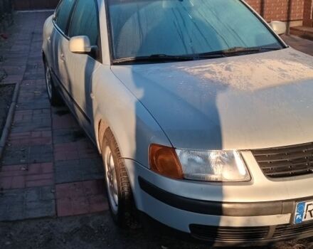 Сірий Фольксваген Пассат, об'ємом двигуна 1 л та пробігом 375 тис. км за 2200 $, фото 2 на Automoto.ua