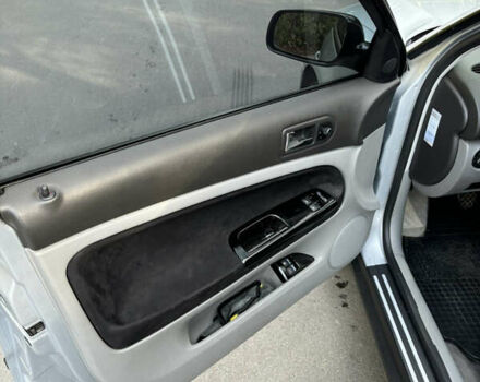 Серый Фольксваген Пассат, объемом двигателя 1.6 л и пробегом 246 тыс. км за 4600 $, фото 9 на Automoto.ua