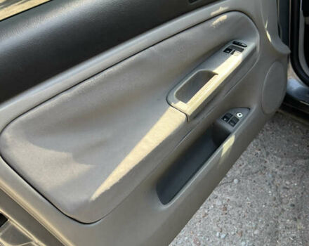 Серый Фольксваген Пассат, объемом двигателя 1.6 л и пробегом 249 тыс. км за 4400 $, фото 13 на Automoto.ua