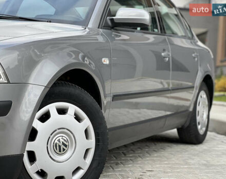 Сірий Фольксваген Пассат, об'ємом двигуна 1.6 л та пробігом 186 тис. км за 4199 $, фото 12 на Automoto.ua