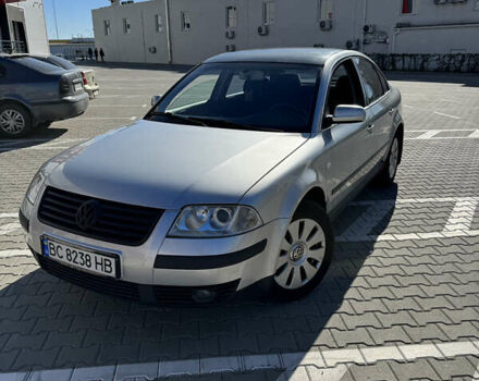 Серый Фольксваген Пассат, объемом двигателя 1.8 л и пробегом 266 тыс. км за 4800 $, фото 3 на Automoto.ua