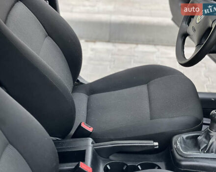 Сірий Фольксваген Пассат, об'ємом двигуна 1.6 л та пробігом 186 тис. км за 4199 $, фото 68 на Automoto.ua