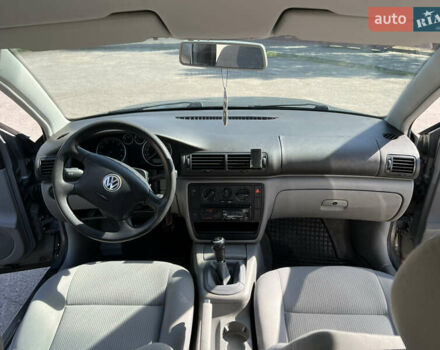 Серый Фольксваген Пассат, объемом двигателя 1.6 л и пробегом 249 тыс. км за 4400 $, фото 6 на Automoto.ua