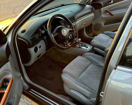 Сірий Фольксваген Пассат, об'ємом двигуна 2.3 л та пробігом 184 тис. км за 4700 $, фото 6 на Automoto.ua