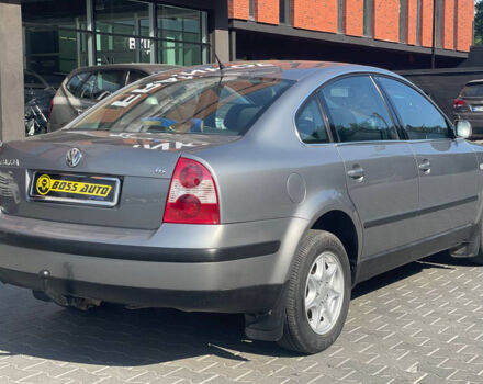 Серый Фольксваген Пассат, объемом двигателя 1.6 л и пробегом 209 тыс. км за 4600 $, фото 5 на Automoto.ua