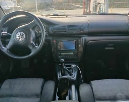 Серый Фольксваген Пассат, объемом двигателя 1.9 л и пробегом 343 тыс. км за 3899 $, фото 6 на Automoto.ua