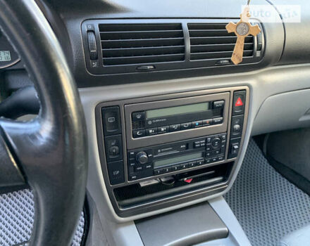 Серый Фольксваген Пассат, объемом двигателя 1.6 л и пробегом 233 тыс. км за 5399 $, фото 10 на Automoto.ua