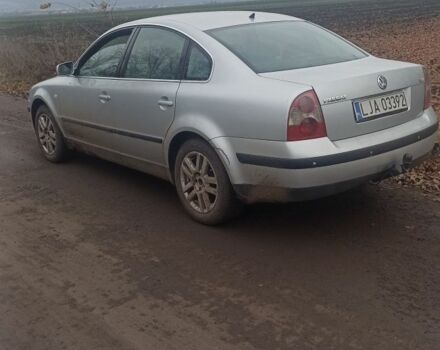 Серый Фольксваген Пассат, объемом двигателя 1.9 л и пробегом 300 тыс. км за 1800 $, фото 2 на Automoto.ua