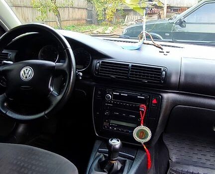 Серый Фольксваген Пассат, объемом двигателя 1.9 л и пробегом 224 тыс. км за 4800 $, фото 9 на Automoto.ua