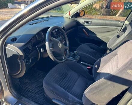 Серый Фольксваген Пассат, объемом двигателя 1.78 л и пробегом 258 тыс. км за 4500 $, фото 4 на Automoto.ua