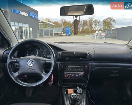 Серый Фольксваген Пассат, объемом двигателя 1.9 л и пробегом 332 тыс. км за 4350 $, фото 6 на Automoto.ua